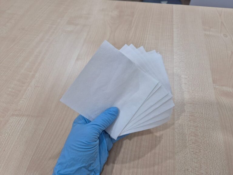 Polycellulose cleanroom wipe